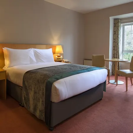 Innisfallen فندق 4*