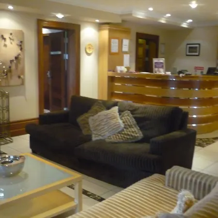 Innisfallen فندق