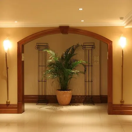 Innisfallen فندق 4*