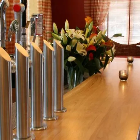 Innisfallen فندق