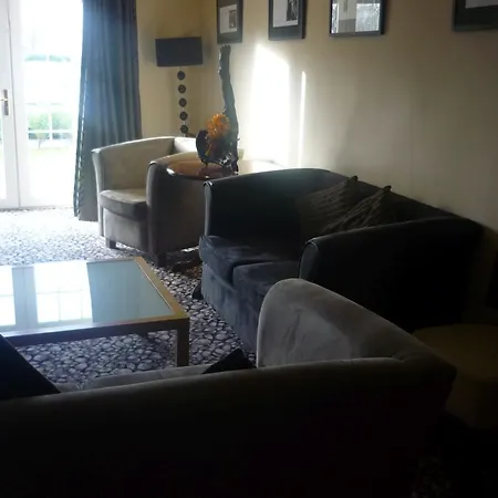 Innisfallen فندق